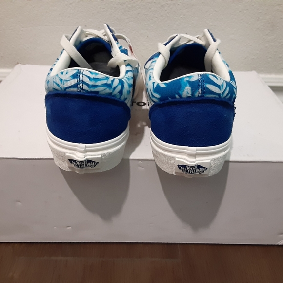 Vans - Picture 4 of 4